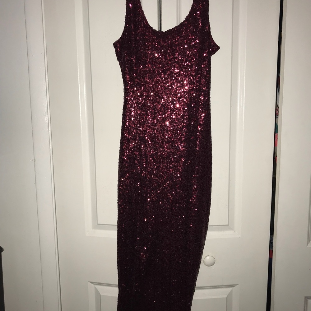 Sequin body-con dress